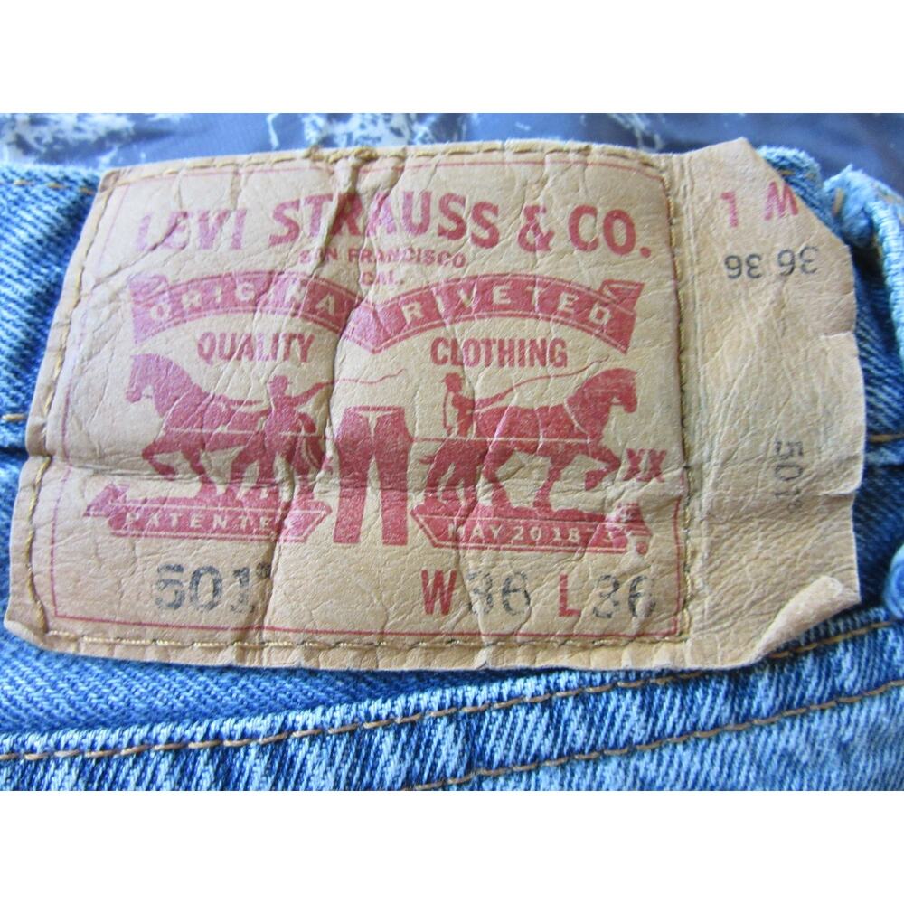 LEVI'S Blue Denim 36x34 Men's Straight Leg Button Closure Jeans - Picture 4 of 9